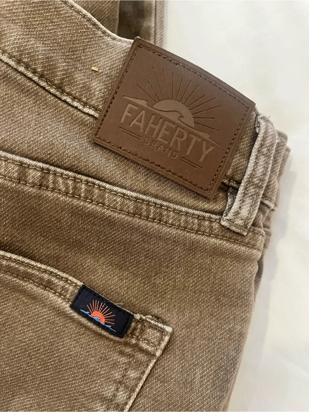 🖤 |32X32| FAHERTY Stretch Men's 5-Pocket Straight Jeans in Taupe/Brown